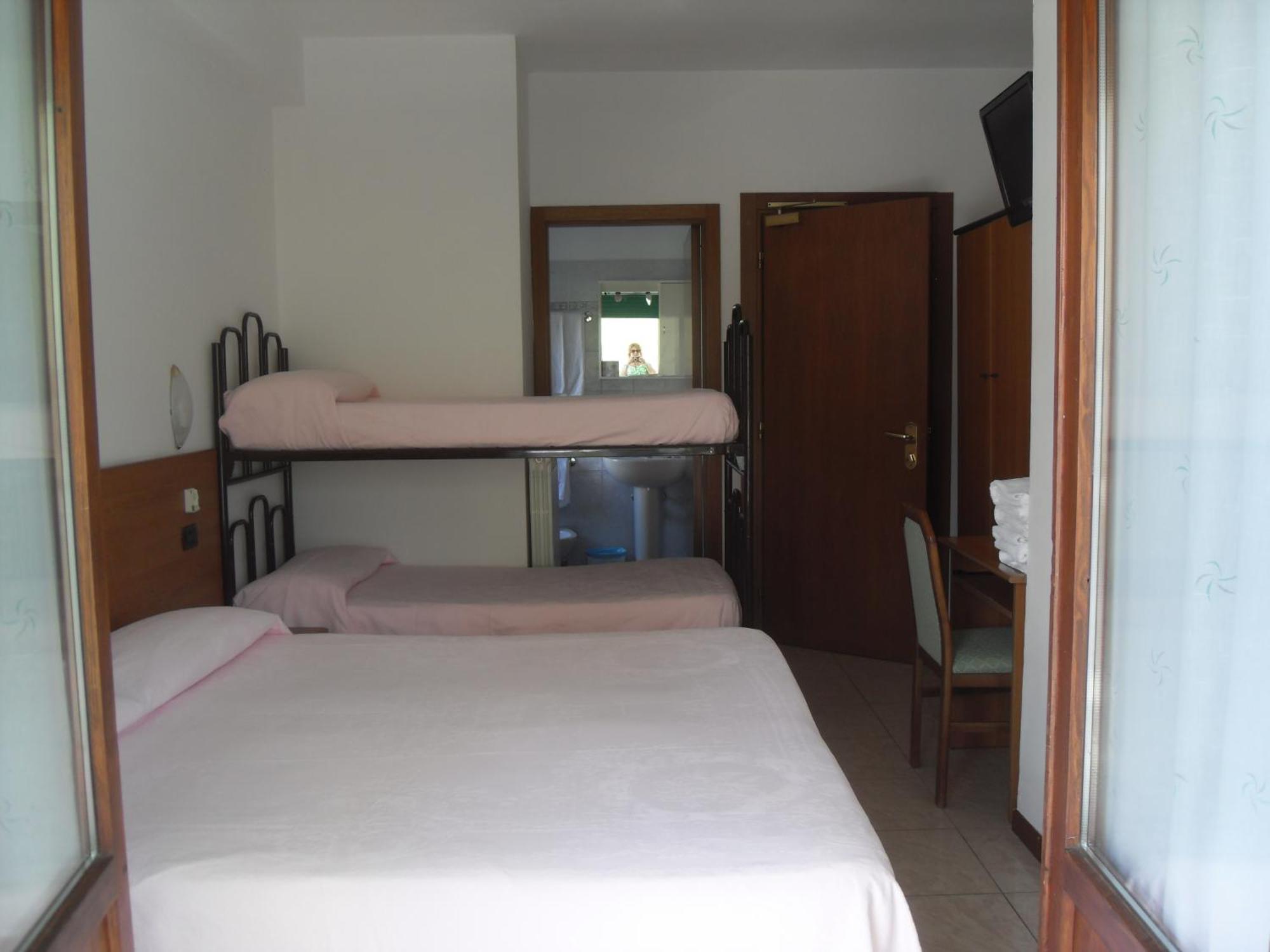Hotel Ferrara San Benedetto del Tronto Room photo