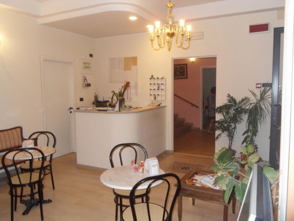 Hotel Ferrara San Benedetto del Tronto Exterior photo