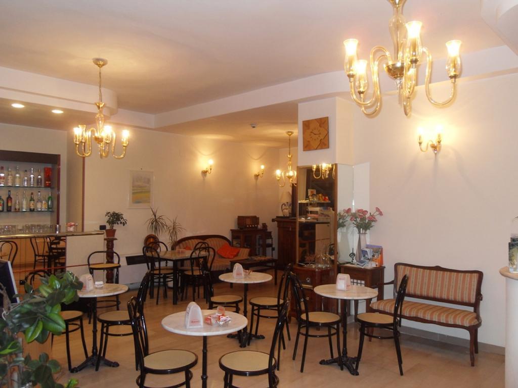 Hotel Ferrara San Benedetto del Tronto Exterior photo