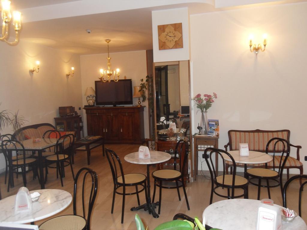 Hotel Ferrara San Benedetto del Tronto Exterior photo