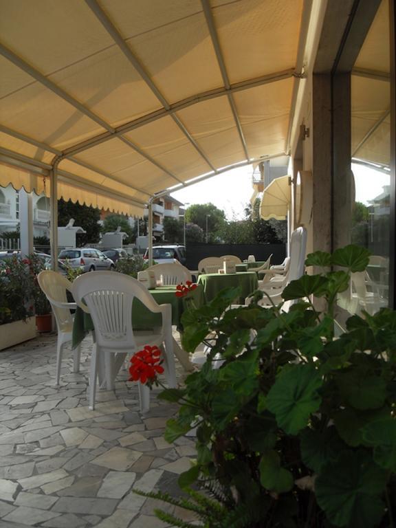Hotel Ferrara San Benedetto del Tronto Exterior photo