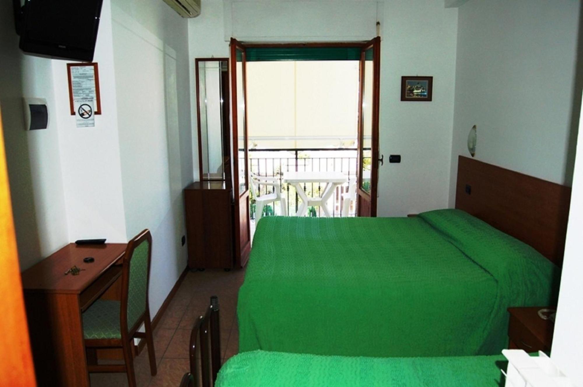 Hotel Ferrara San Benedetto del Tronto Exterior photo