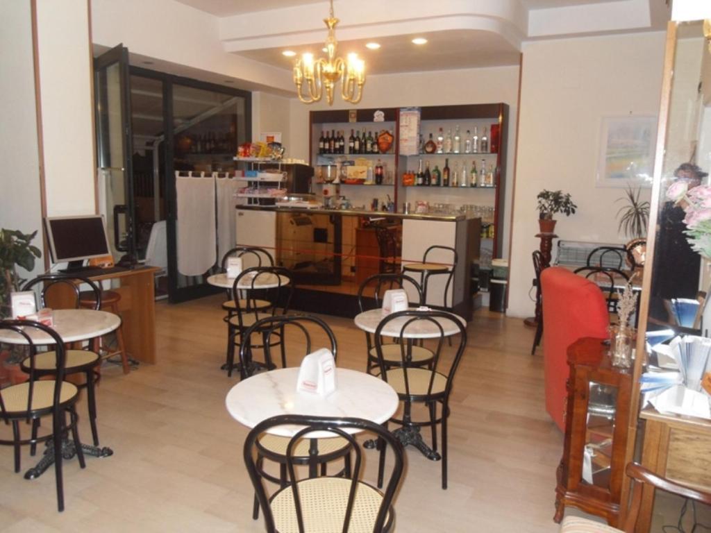 Hotel Ferrara San Benedetto del Tronto Exterior photo